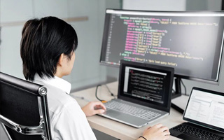 衡东 api php源码,下载的php源码怎么运行呢？
